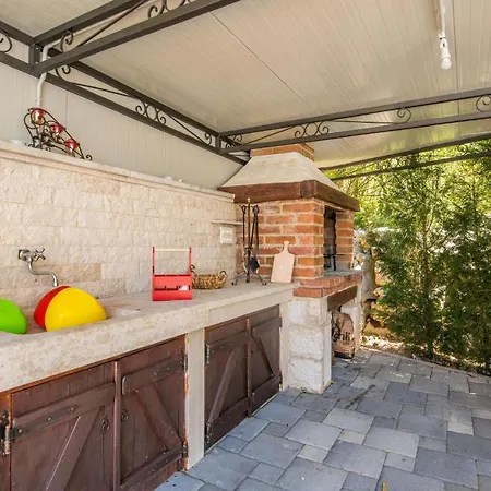 Apartman Awesome In Krk With Kitchen