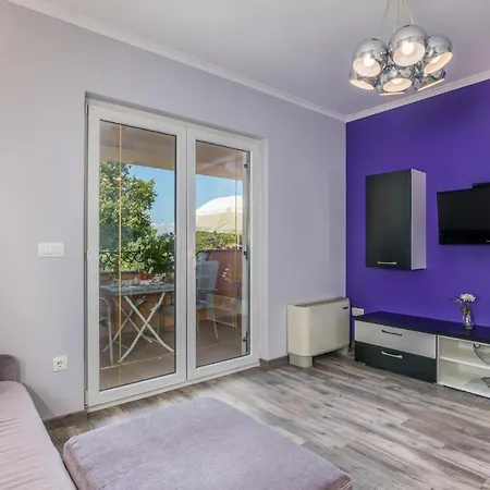 アパート Awesome In Krk With Kitchen *