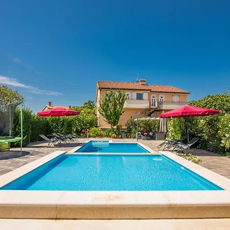 Apartmán Awesome In Krk With Kitchen *