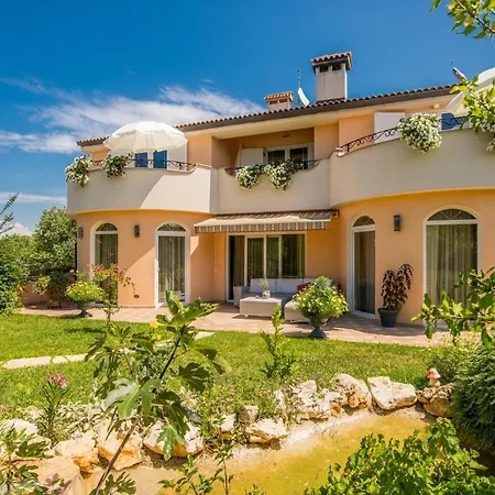 Awesome In Krk With Kitchen アパート