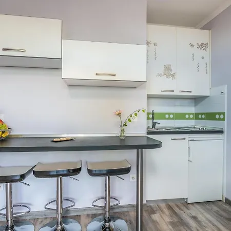 Awesome In Krk With Kitchen *