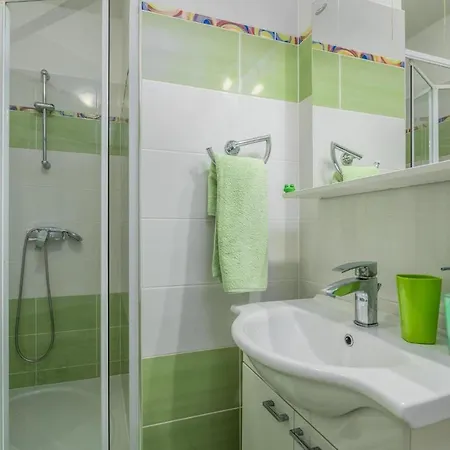 Awesome In Krk With Kitchen