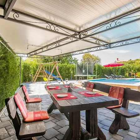 アパート Awesome In Krk With Kitchen