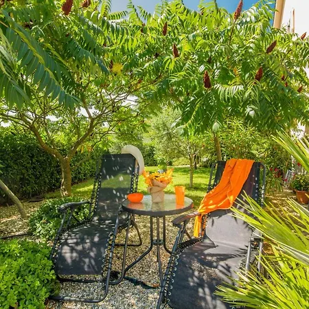 Awesome In Krk With Kitchen Apartmán *