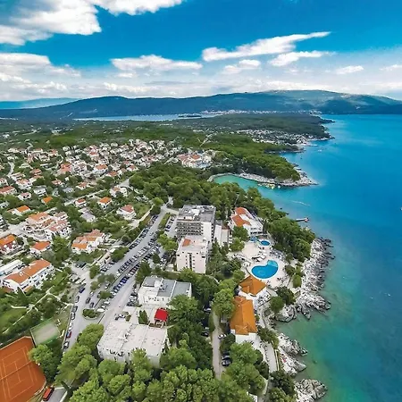Awesome In Krk With Kitchen Apartmán Bajcici