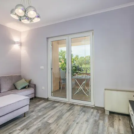 Apartmán Awesome In Krk With Kitchen *