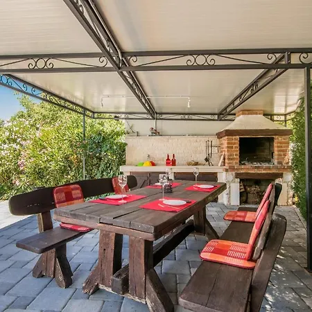 アパート Awesome In Krk With Kitchen *